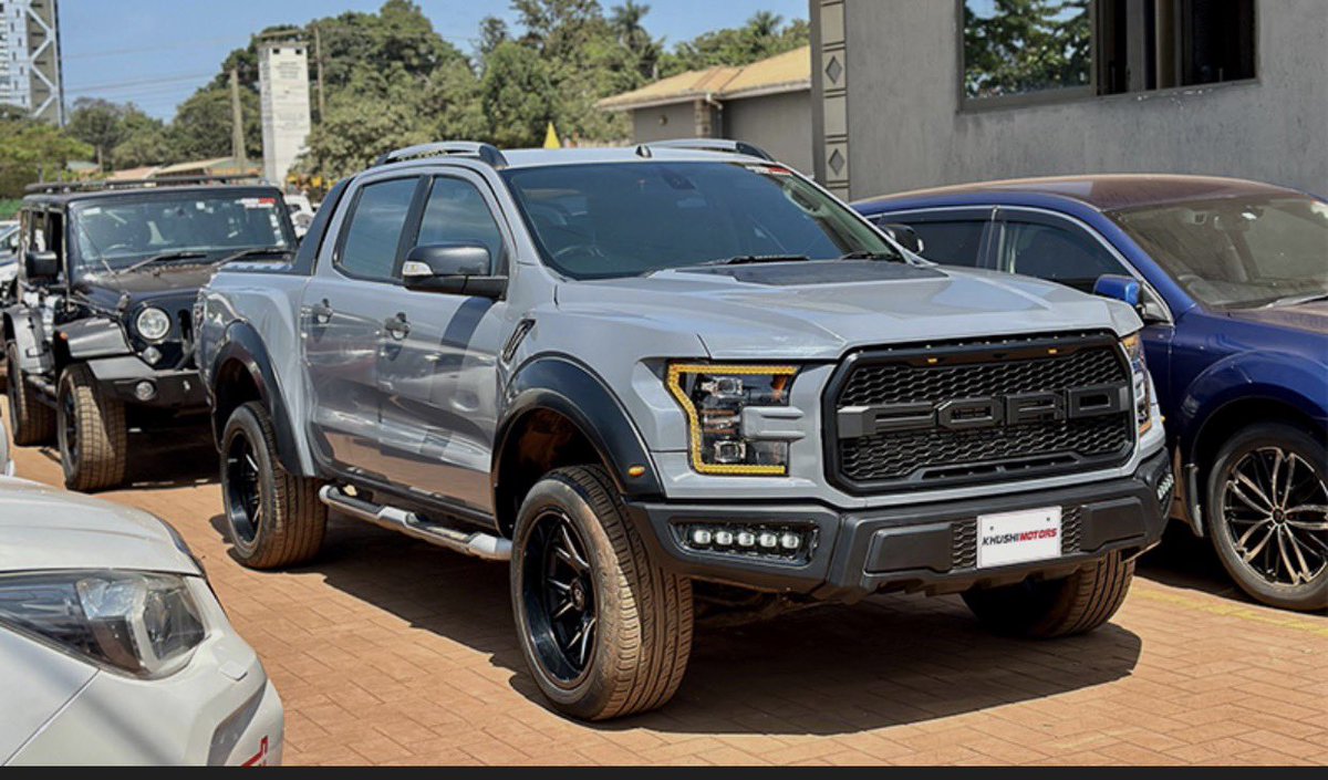 SC_Jabulani's tweet photo. #AD 

@Biggersherif brings you classy R20 with tyres 33*12.5R20 for your big trucks in town, the Ford Raptor, Hilux Revolution 

elegance, speed and class in one 

📞 +256 781 280326 for the best service at all service centers in Kampala https://t.co/cwe6hQ8d6w