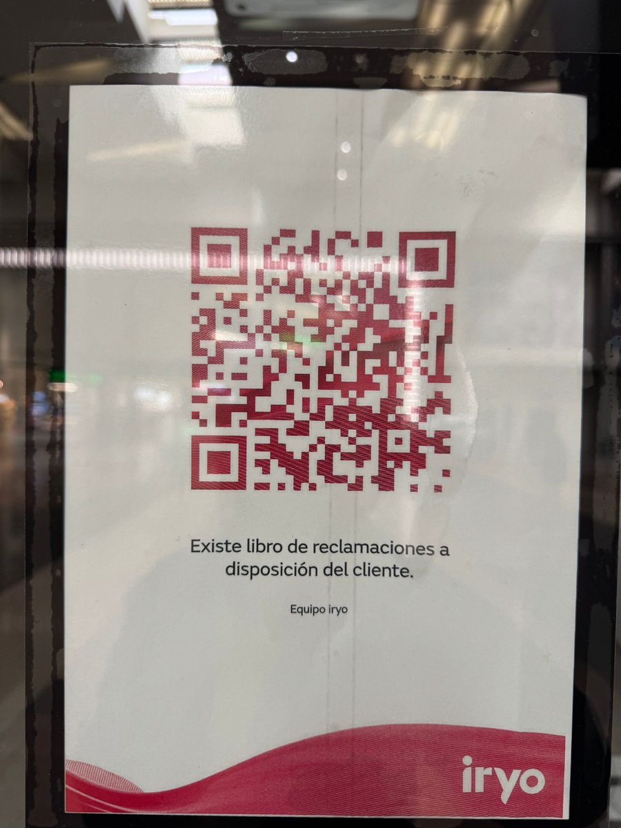 Laura_Zd82's tweet photo. @VANESSA_vcb_ @Lorena_T_1982 @iryo_eu En la estación de Málaga me acabo de encontrar con esto. He buscado por internet y he encontrado el teléfono gratuito 900 926 851. Me dicen que para el día 7 no hay trenes y que me enviarán en breve un SMS y email y la devolución íntegra de los billetes https://t.co/u19q4bnRoW