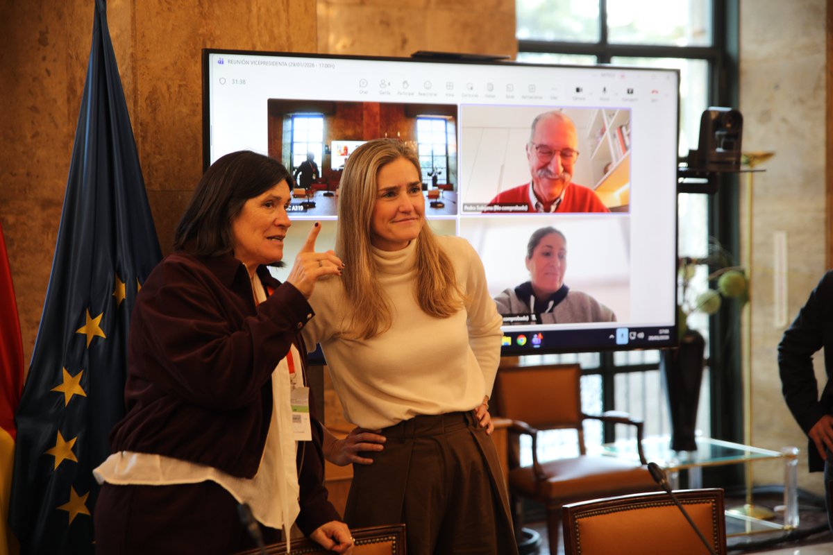 mitecogob's tweet photo. 🟢 Propondremos a las Comunidades Autónomas declarar la anguila (angula) en 'peligro de extinción'

VP Sara Aagesen mantuvo ayer una reunión con la dirección de @euro_toques
» Con @castro_maca, @PSubijana, @DiegoGuerrero75 y Andoni Luis Aduriz

+info https://t.co/xSHkSqVTdo https://t.co/zgPBbagV8T