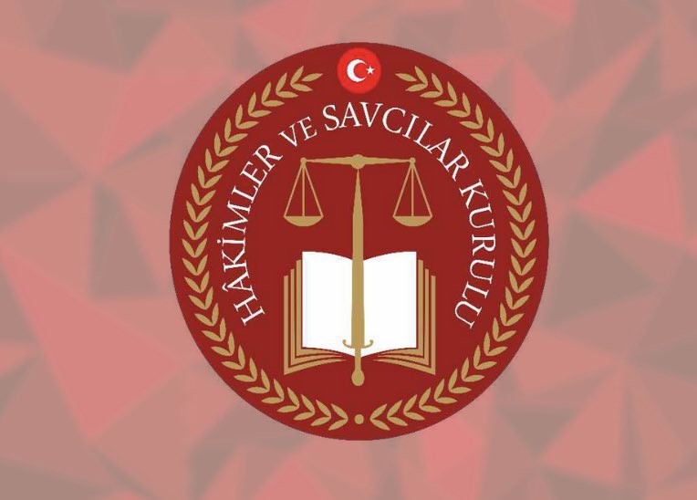 Sayın HSK Üyeleri;
HSK tarafından başlatılan IBAN ve banka hesabı kullandırılmasına ilişkin farkındalık projesi, bugün gelinen noktada yaşanan sorunların kaynağını net biçimde göstermektedir. Gençlere yönelik bu bilgilendirme ihtiyacı, aslında TCK 158 uygulamalarında uzun süredir