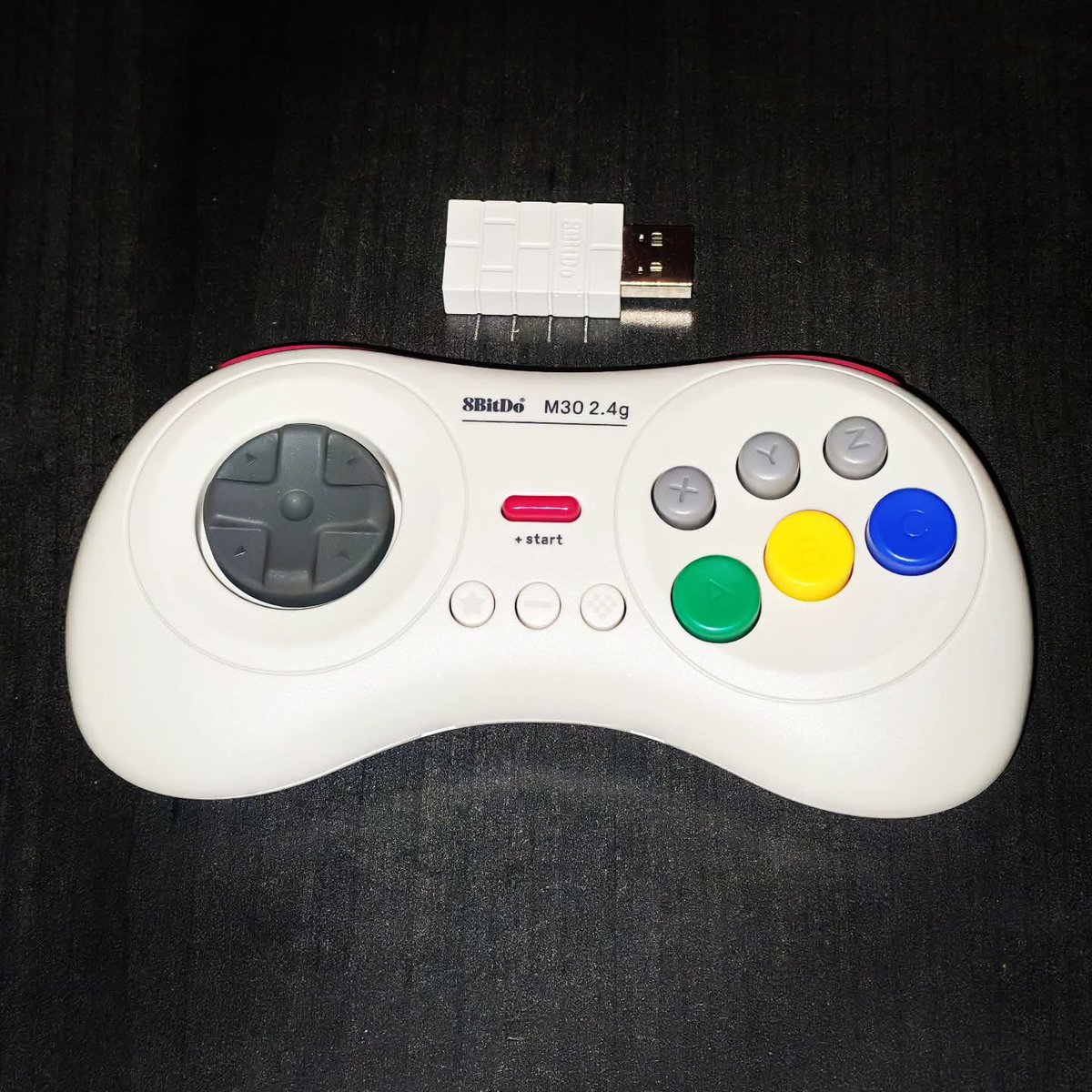 Tonygnis's tweet photo. Nouvel outil de travail, #8bitdo sans hésiter 🔥

Toujours en mode #1CC sur #Dogyuun et après avoir tranché la question stick ou manette sur ce jeu, me fallait une croix #Sega, pardon, LA CROIX SEGA !

(#M30 en promo sur Amazon en ce moment au passage, dans ce coloris spécifique) https://t.co/uMSIfb4kvb