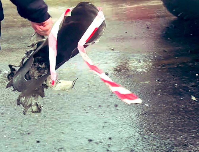ZarinaZabrisky's tweet photo. 🔴 💔 Kherson: Russian artillery attacked a public bus just now. 5 injured; 1 killed as of now.

This morning, cluster munition hit a hospital.

“Putin stopped attacking” 

📹 reports forthcoming https://t.co/bKxnjr9sXB
