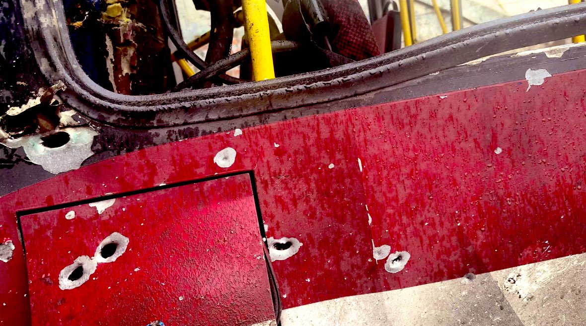 ZarinaZabrisky's tweet photo. 🔴 💔 Kherson: Russian artillery attacked a public bus just now. 5 injured; 1 killed as of now.

This morning, cluster munition hit a hospital.

“Putin stopped attacking” 

📹 reports forthcoming https://t.co/bKxnjr9sXB