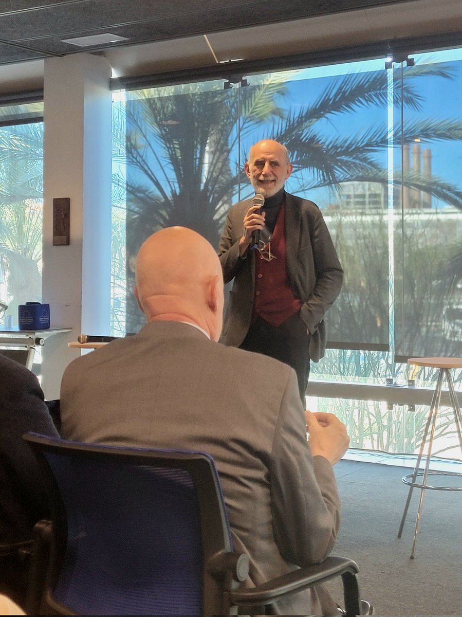 antoni_ruiz_'s tweet photo. Hoy en el I Forum "Talent Professional" de Talqual, con Juanjo Torres y @fabianmohedano.
Reflexión necesaria sobre cualificación y mercado de trabajo:
👉 doble demanda, doble oportunidad.
La FP y la FP Dual, más necesarias que nunca.
#TalentProfessional #FP #FPDual #Empleo https://t.co/3t3E1rvVLS