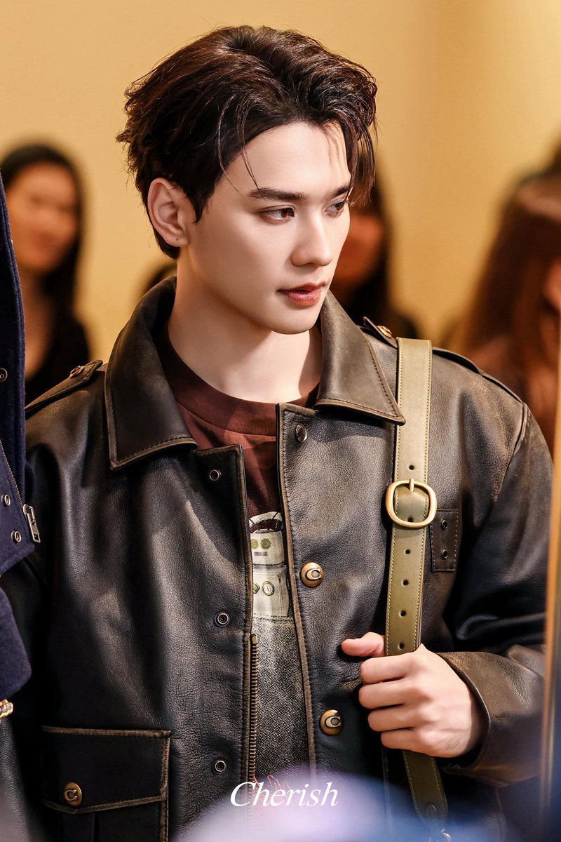 starforhr's tweet photo. หล่อแบบพันปีมีคน เป็นบุญตามาก 😭😭😭 https://t.co/Yv4W9u7k9N