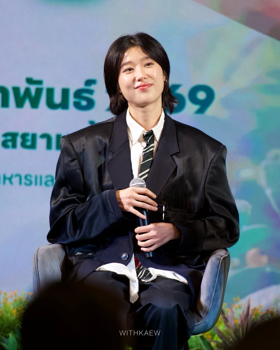 วิทยากรที่เท่ที่สุดอยู่ที่นี่แล้ว😎 แก้วที่งาน #จากต้นสู่โต๊ะ @ ICONSIAM วันนี้ค่า🌱

#kaewjarin #withkaew