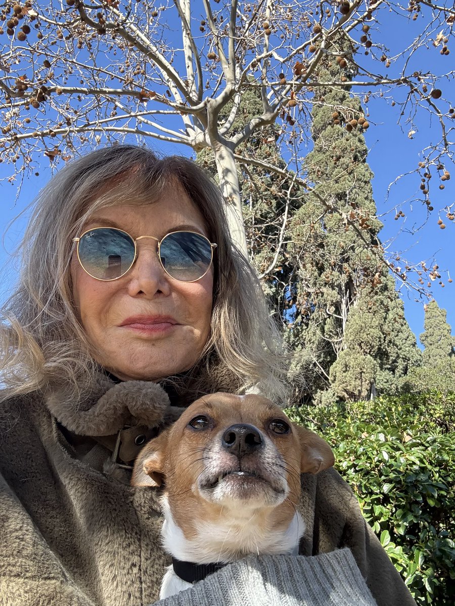 Amigos de <a href="/niquefueramos_/">Ni Que Fuéramos Shhh</a> Brody y yo estamos tristes porque os vais pero os deseamos el mejor de los futuros, un beso enorme!