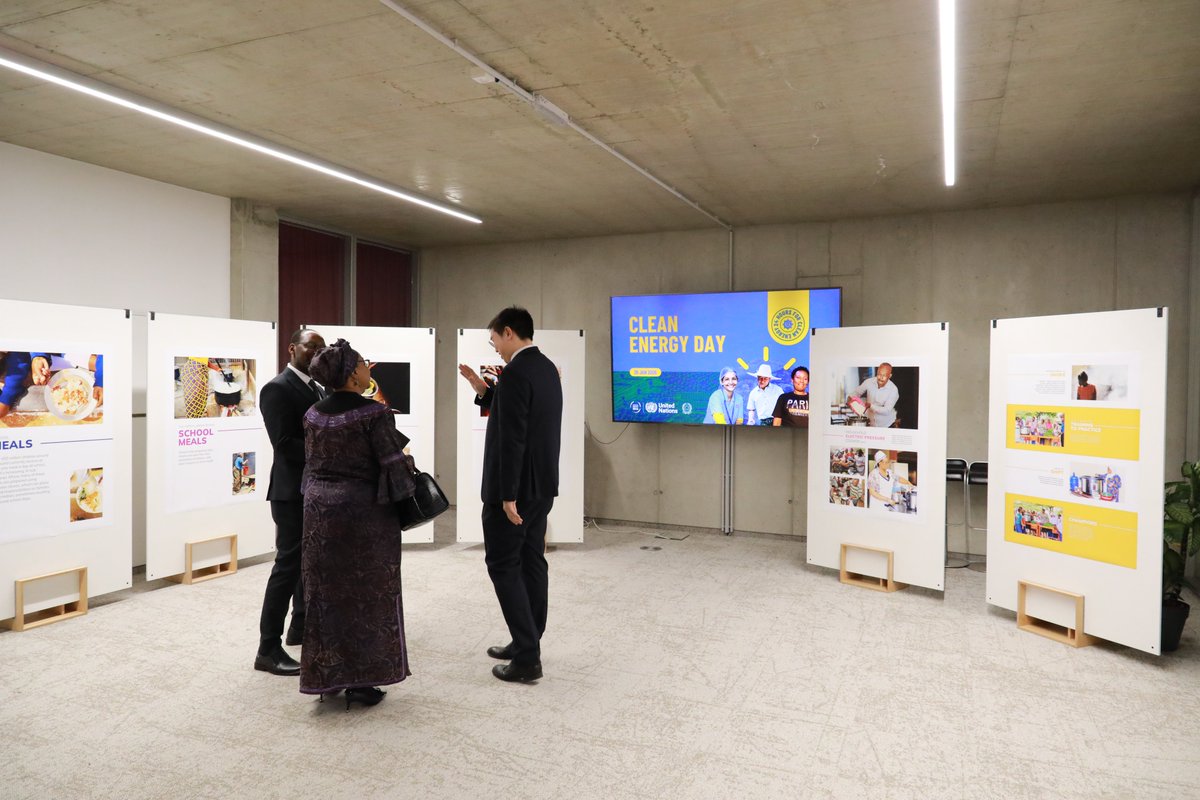 DamilolaSDG7's tweet image. Earlier this week, @SEforALLorg brought together ambassadors, government officials, international partners, youth leaders and the media for a high-level event in Vienna, #Austria, focused on #cleancooking in schools.
(1/2)