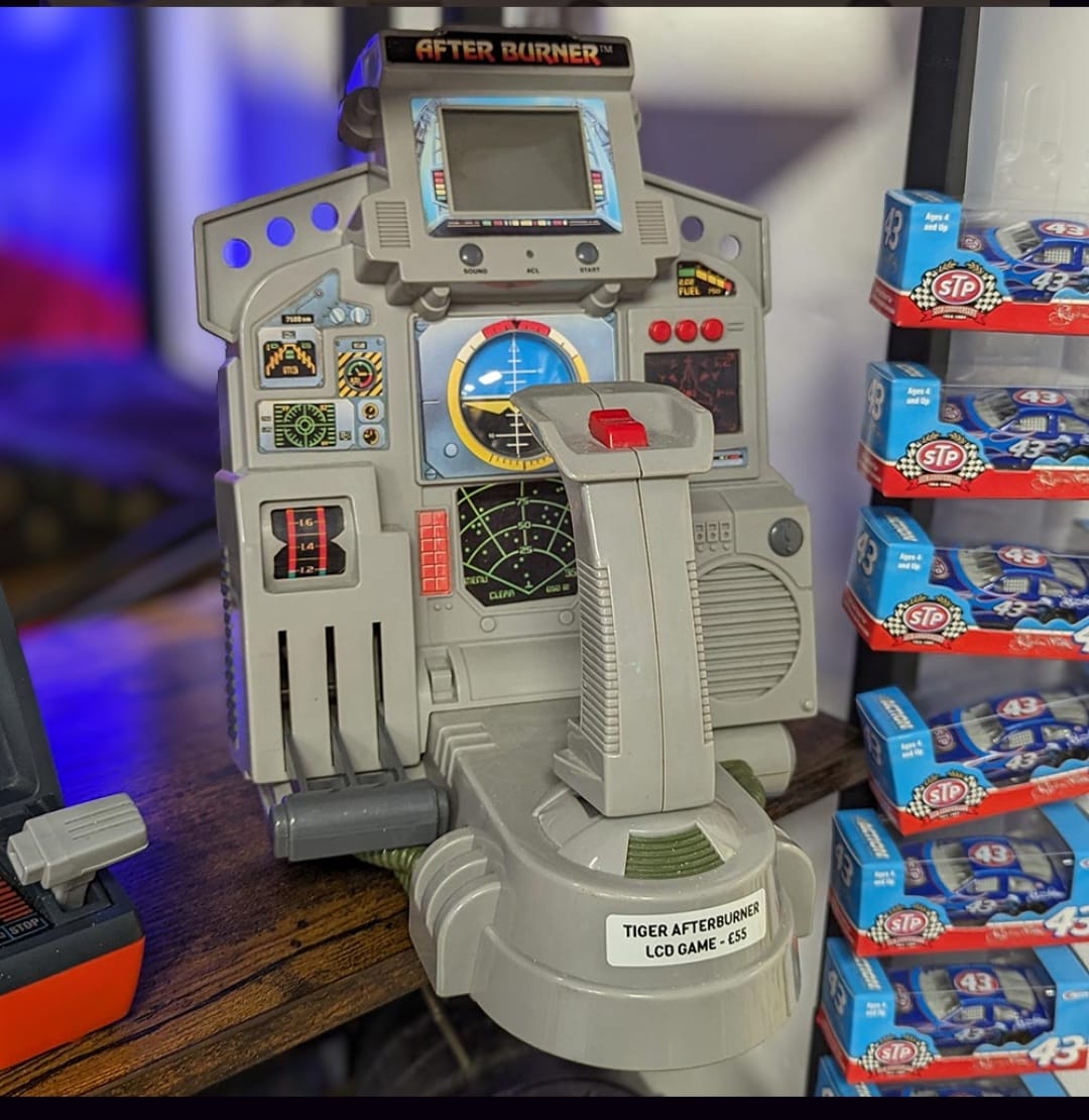 mannginger's tweet photo. @OnDisasters This! Such a basic LCD game but the whole cockpit set up made my imagination run wild! https://t.co/qncrWUL9HN