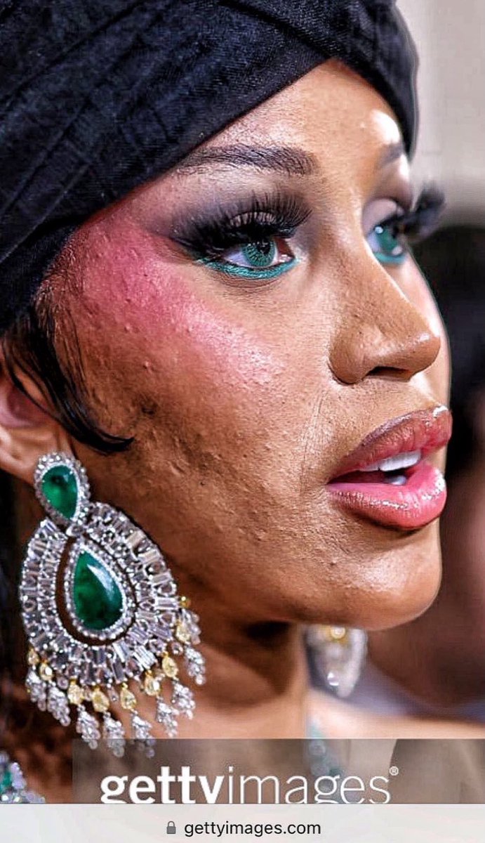 marajcunttyy's tweet image. meanwhile this her