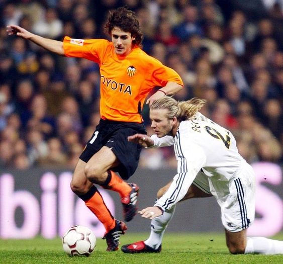 josean0728's tweet photo. Pablo Aimar bailando a David Beckham https://t.co/M8jE6sTBOF