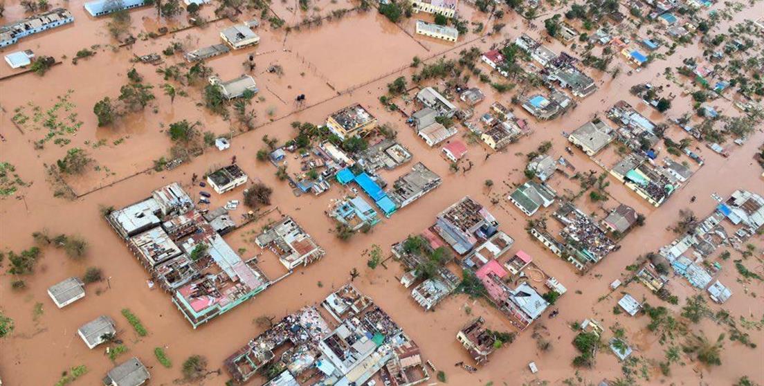 España responde a emergencia por inundaciones en Mozambique 🇲🇿🤝🇪🇸
#AECID moviliza módulo #AquaSTART y un envío de material esencial para atender a más de 56.000 personas 💧📦
El AquaSTART producirá 225.000 l. de agua potable al día para 15.000 personas

🔗aecid.es/w/la-aecid-res…