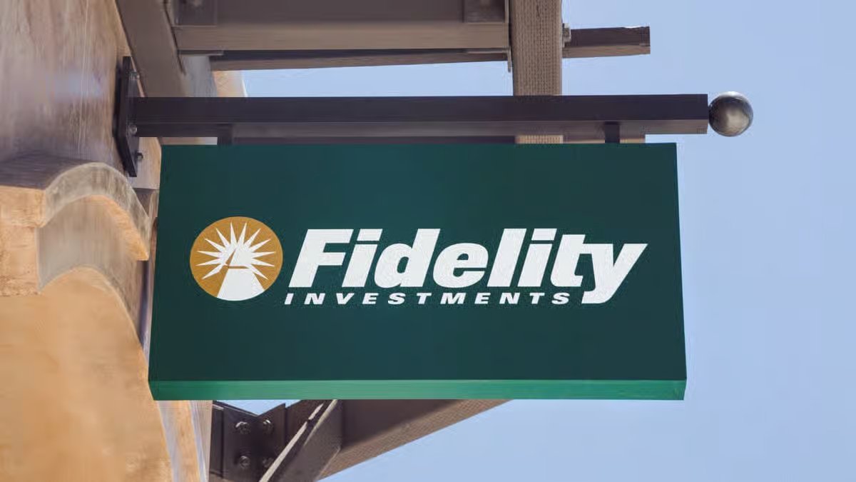 Blockchain_BAF's tweet image. Fidelity is launching its own dollar‑backed stablecoin FIDD on Ethereum in early February, expanding institutional crypto payments and settlement on‑chain.

Will this shake up the stablecoin race?

#Fidelity #FIDD #Stablecoin #Ethereum #Crypto #DeFi