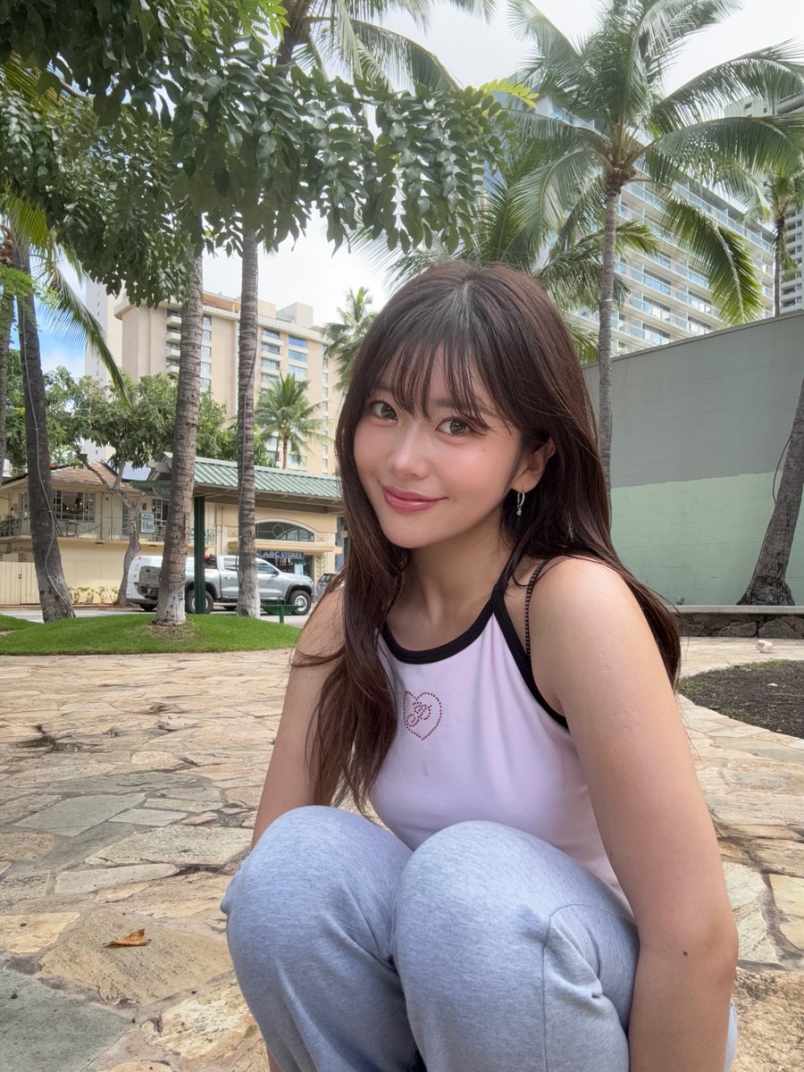 やしろなな tweet media