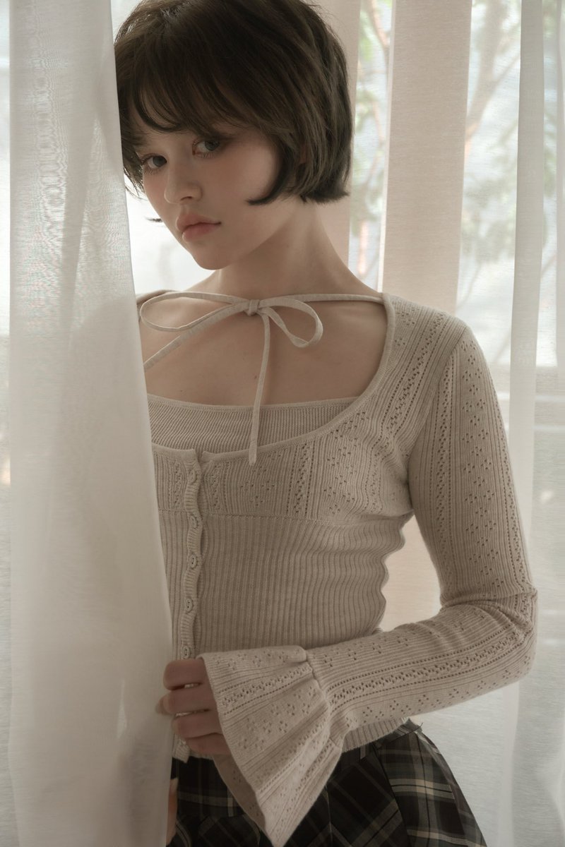Raelynn knit tops color navy/beige ¥12,100-tax in 繊細な柄が春を