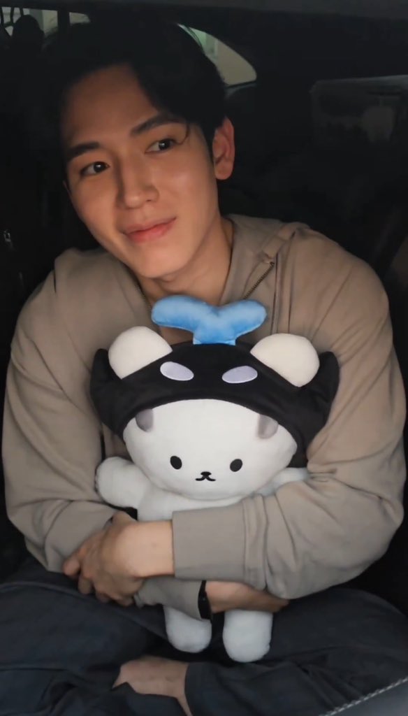 cutieaoraor's tweet image. ห๊าาาาาา ซังไซส์กอดมาแย้ววว