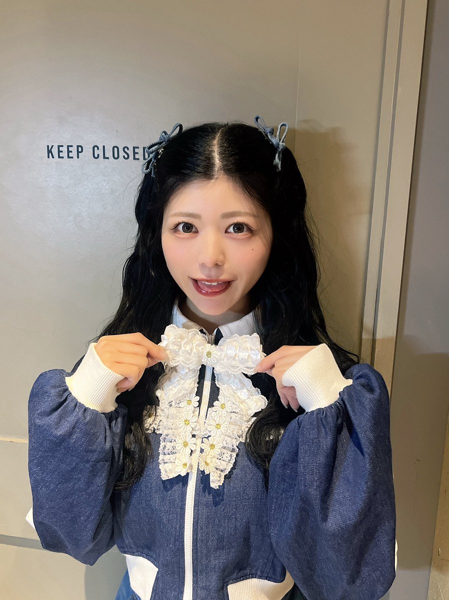 現在発売中のこちらのデニム衣装チェキ 販売がなんと明日31日までです