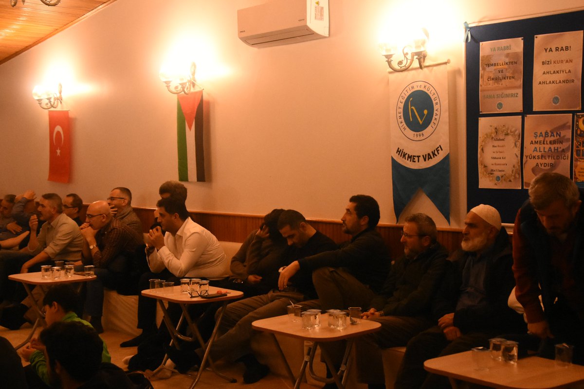 Bu hafta aramızda bulunan YAKUP ÖZCAN'DAN “GÜNCEL FIKIH MESELELERİNDEKİ İÇTİHAT YÖNTEMLERİ: TOKİ SOSYAL KONUT PROJESİ” konulu sohbetini dinledik.

Kendisine katılımından dolayı teşekkür ediyoruz.

Her perşembe vakfımızda gerçekleşen sohbette sizleri de görmekten mutluluk duyarız.