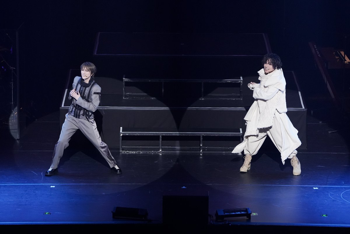 kac_officialhp's tweet photo. LIVE Blu-ray
「#蒼井翔太 × #七海ひろき DRAMATIC LIVE
METEORA”」

発売まであと3⃣日！

LIVE PHOTOとともにカウントダウン🫵

ご予約はこちら🛒
https://t.co/T4dxNmDza8

#蒼井七海METEORA https://t.co/VFz2fHp9rC