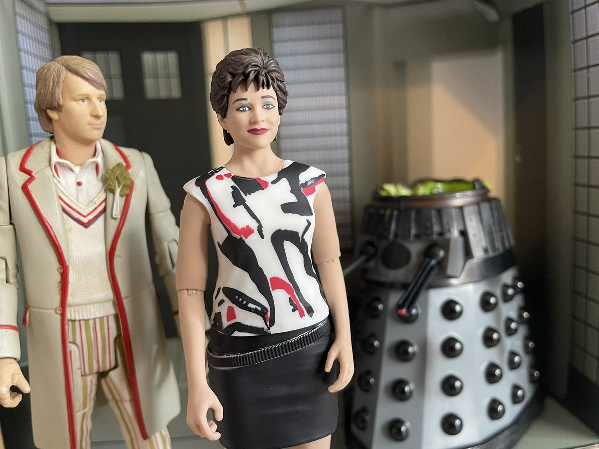 Doctor Who Figures History tweet media