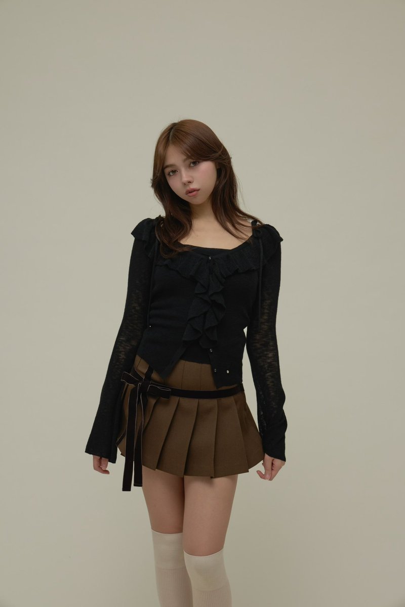 Fiona ruffle tops color pink/black ¥12,100-tax in 清涼感のある