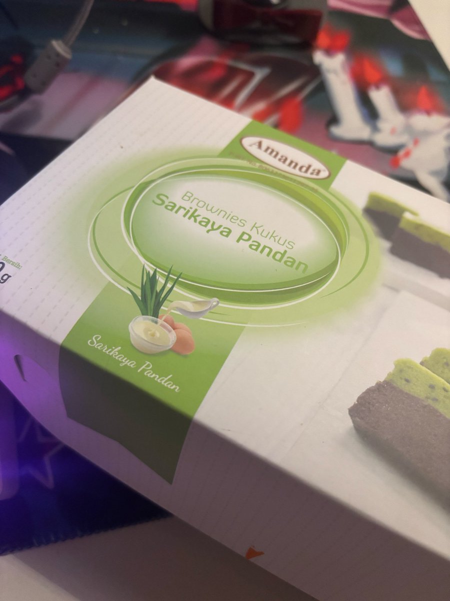 SolaceAmerta's tweet photo. marketing sosmednya bagus, udah 7-8 tahun ga beli amanda jadi beli lagi wkwk

paling suka yg sarikaya pandan 🤤 https://t.co/d4OzaAlp1e