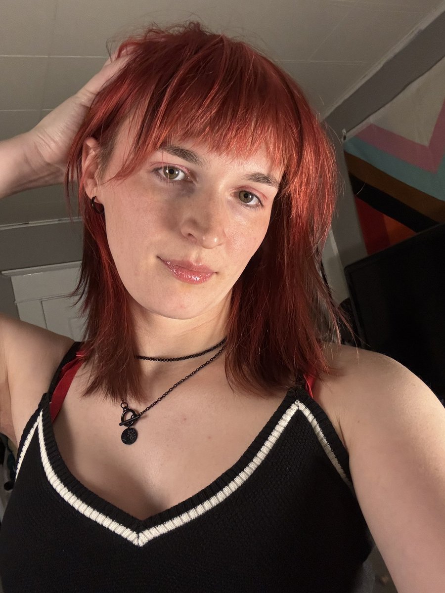 #FF #FollowFriday=
🤍 <a href="/ShatteredPlrds/">Shattered Polaroids</a>
🦶🏻 <a href="/EveMonacoXXX/">Eve Monaco ⭐️🏳️‍⚧️ (MTL: 1er-6 FÉV)</a>
💪🏻 <a href="/bluejaede/">🌙𝔍𝔞𝔢𝔡𝔢🌙(LA Mar 4-9, LV 10-14)</a>
💜 <a href="/LexiMaeTS/">💜Lexi Mae💜 (LA/TEAs 4-9th)</a>

The personality of Steph, the charm of Eve, the aura of Jaede, the *blushiness* caused by Lexi… I adore these girls so much! 

The vibes are always great! 🫶🏻✨✨