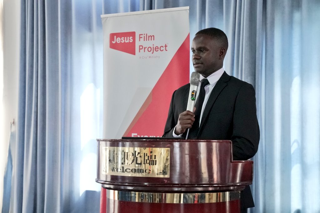 LIFEMinug's tweet image. The #Hoima launch is just the beginning!

Our incoming National Director @dmssemaganda shared our Mid-West strategy:
📚 New Life Training: Equipping leaders for discipleship.
👩‍💼 Women’s Initiative: Empowering women via @JesusFilm tools.
🌍 July 2026: National Mission in Kagadi!