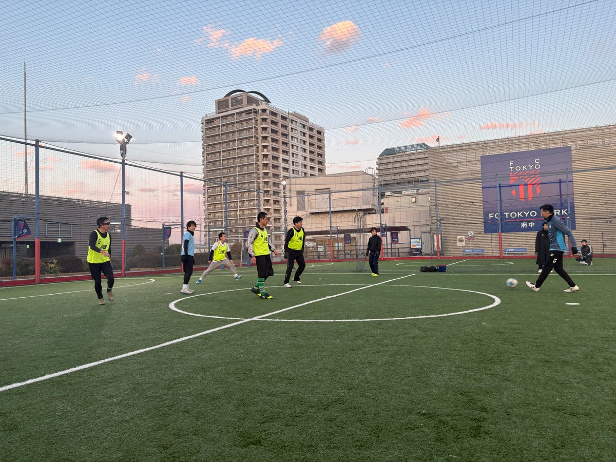 fctparkfuchu's tweet image. 【今週末のイベント案内⚽】

🔵31日(土)
12:00～ 個サル(#OVER40&amp;amp;レディース)
20:10～ 個サル(#エンジョイ)

🔴2月1日(日)
15:30～ #ワンデイスキルアップフットサル教室(4-6年生)

空き枠わずかのイベントもございます！
お申込みはお早めに😊

labola.jp/r/shop/3143/ca…

#fctokyo #fuchu #futsal