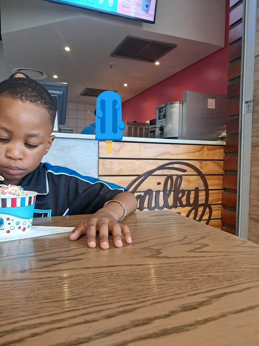 NathiSibiya8's tweet image. After school Ice cream date 📅