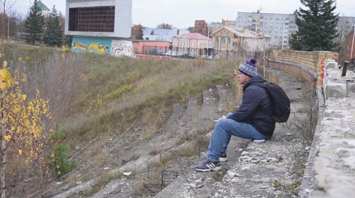 Анна на шее tweet media