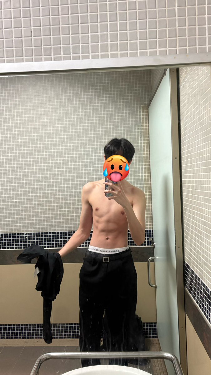 cumcontr's tweet photo. 實習到一半覺得很硬…🥵
因為這週新入職一個肌肉男….

#肌肉控 https://t.co/dyM5bSMd2n