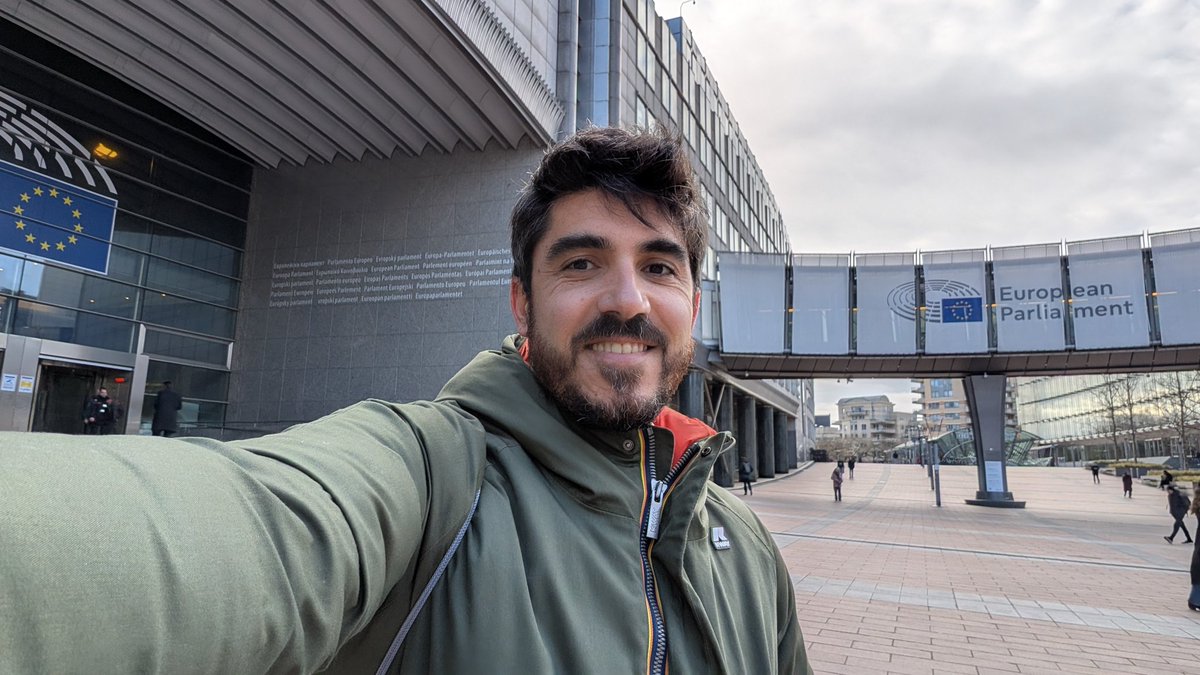 scakko's tweet photo. 4:30 AM wake-up calls are brutal... until you see the sticker-covered backpacks at the gate. ☕️💻

​Just landed in Brussels for my first #FOSDEM ! ​I’m here for the tech, but I’m really here for the humans behind it.If you’re in town for talks, beers drop a comment or DM. 🍻 https://t.co/39qCPziCwr