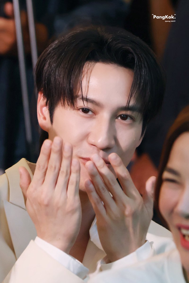 300126 —— 😘

FutureIsYourChoice x GreatBright

#brightrpp <a href="/brightrpp_/">Bright Rapheephong</a> 
#GreatBright