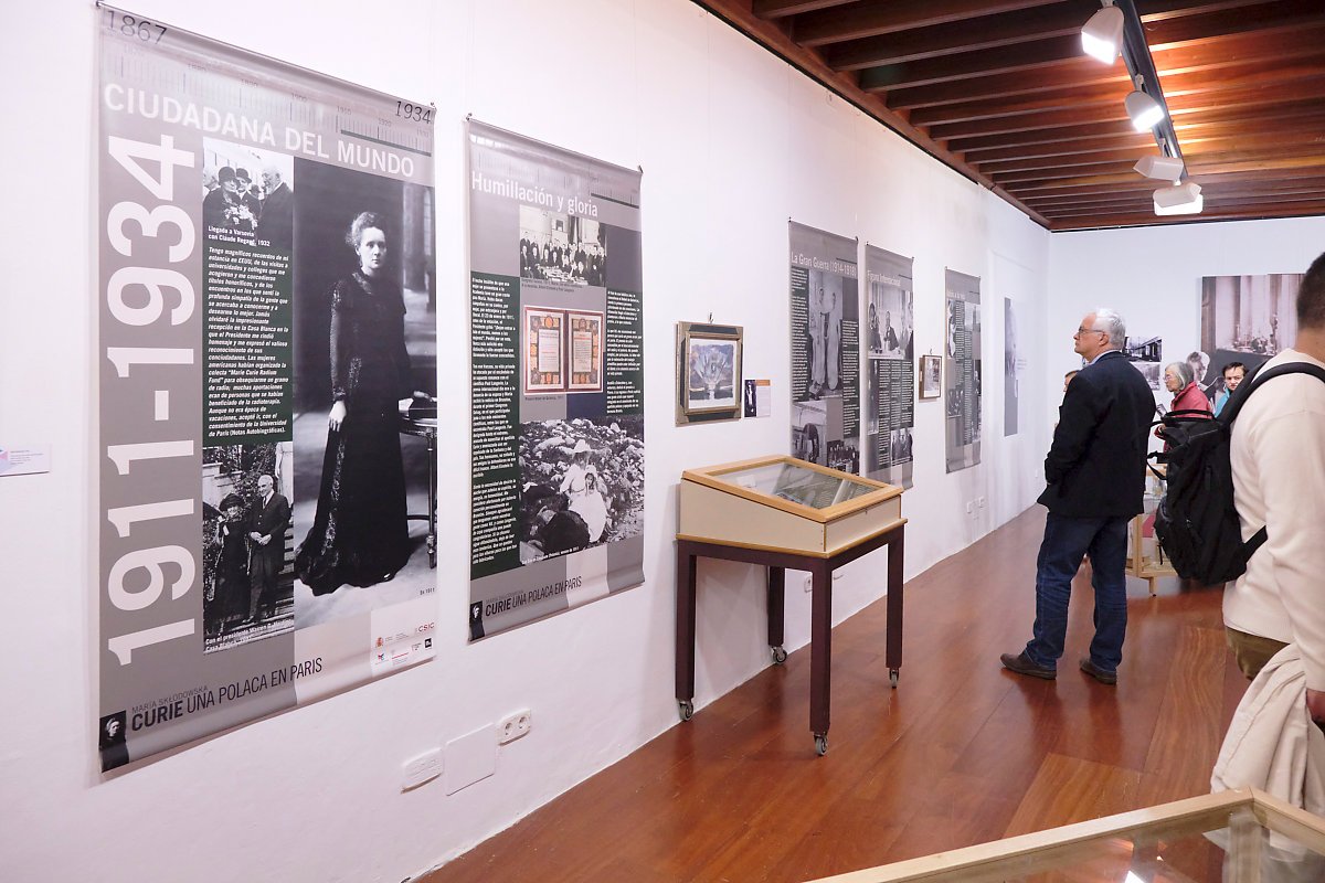 fg_ull's tweet photo. La @ULL presenta la exposición "María Skłodowska‑Curie. Una polaca en París", un recorrido que acerca al público la vida, la trayectoria científica y el legado de esta pionera de la ciencia💡🏅

📍 Hasta el 4 de marzo 

Más info 👉 https://t.co/9ley19tB9m

@CienciaULL https://t.co/ptLi57UFNu