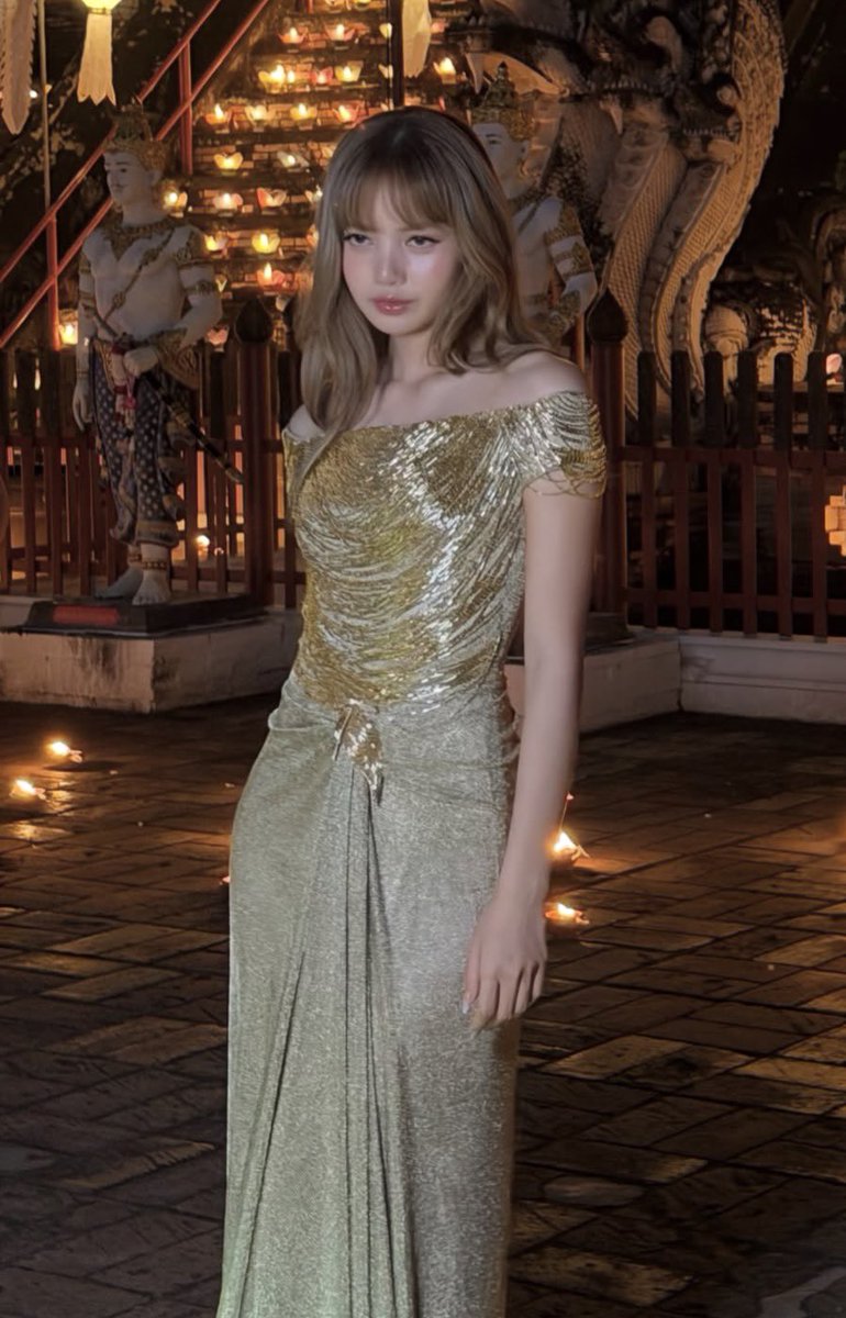 ชุดจริงสวยนะแกรรรรร

LISA AMAZING AMBASSADOR
#AmazingThailandxLISA 
#AmazingThailandExclusiveNight