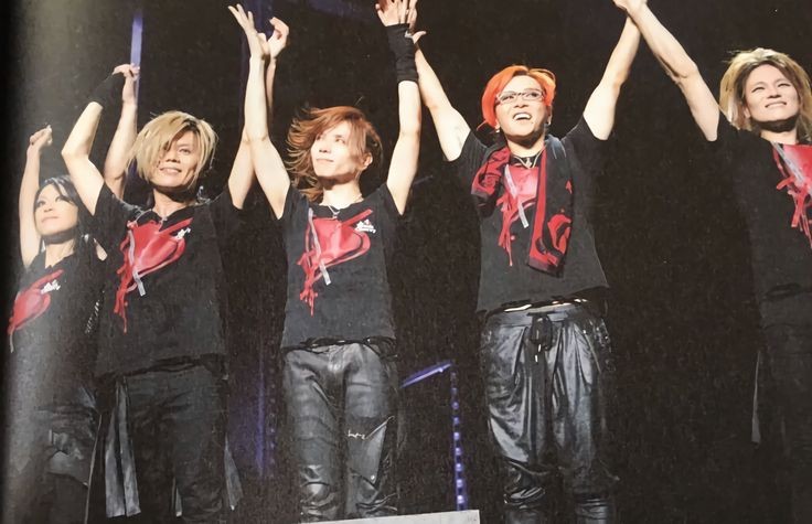 michiru_0620's tweet photo. #AcidBlackCherry🍒#FILMLIVEtourFINAL 、#ABCBAND と共にステージに立つ #yasu を感じました✨
総ての曲が終わり ABCBAND が手を繋いで挨拶をする時、センターが少し空いていて…そこはきっとyasuの立ち位置を意味してるのだと思うと胸がいっぱいになりました。
本当に最高なFINALでした😭
#TeamABC https://t.co/aUv1qZK696