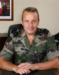 #Iran #PersianGulf #HormuzStrait #USAwithYemen 
Tensions entre l'Iran et les États-Unis: "Nous sommes arrivés à un point de non-retour" ce qui veut dire "qu'il va y avoir action", estime Olivier de Bavinchove, ancien chef d'état-major de la force internationale de l'Otan.