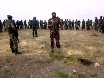 congotelema243's tweet photo. URGENT 🚨 🚨 LA GUERRE DEVIENT DE PLUS EN PLUS INTÉRESSANTE
Le centre de formation de Kibomango vient de clôturer la formation de 7 000 commandos, unités de la promotion SIMBA 🐆.
M23 / RDF, vous n’avez encore RIEN VU.
La suite arrive… 💥🔥
(photo d’illustration ) https://t.co/3GfPWAsG3t