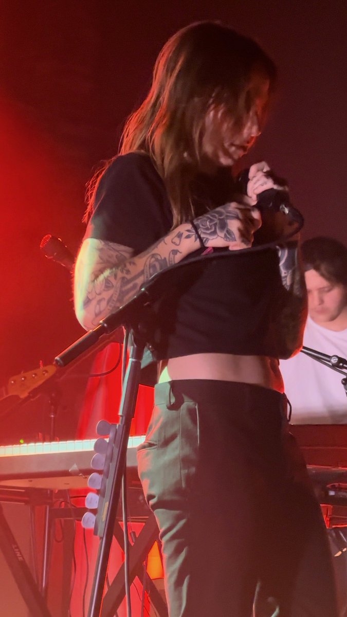 julien baker daily (@julien_daily) on Twitter photo 