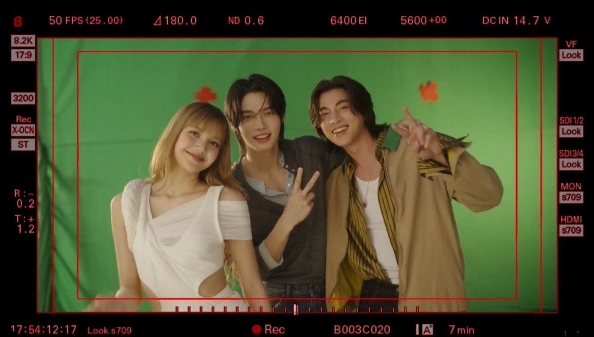 น้องมุก                   เอฟโฟ                           จุฑาเทพ