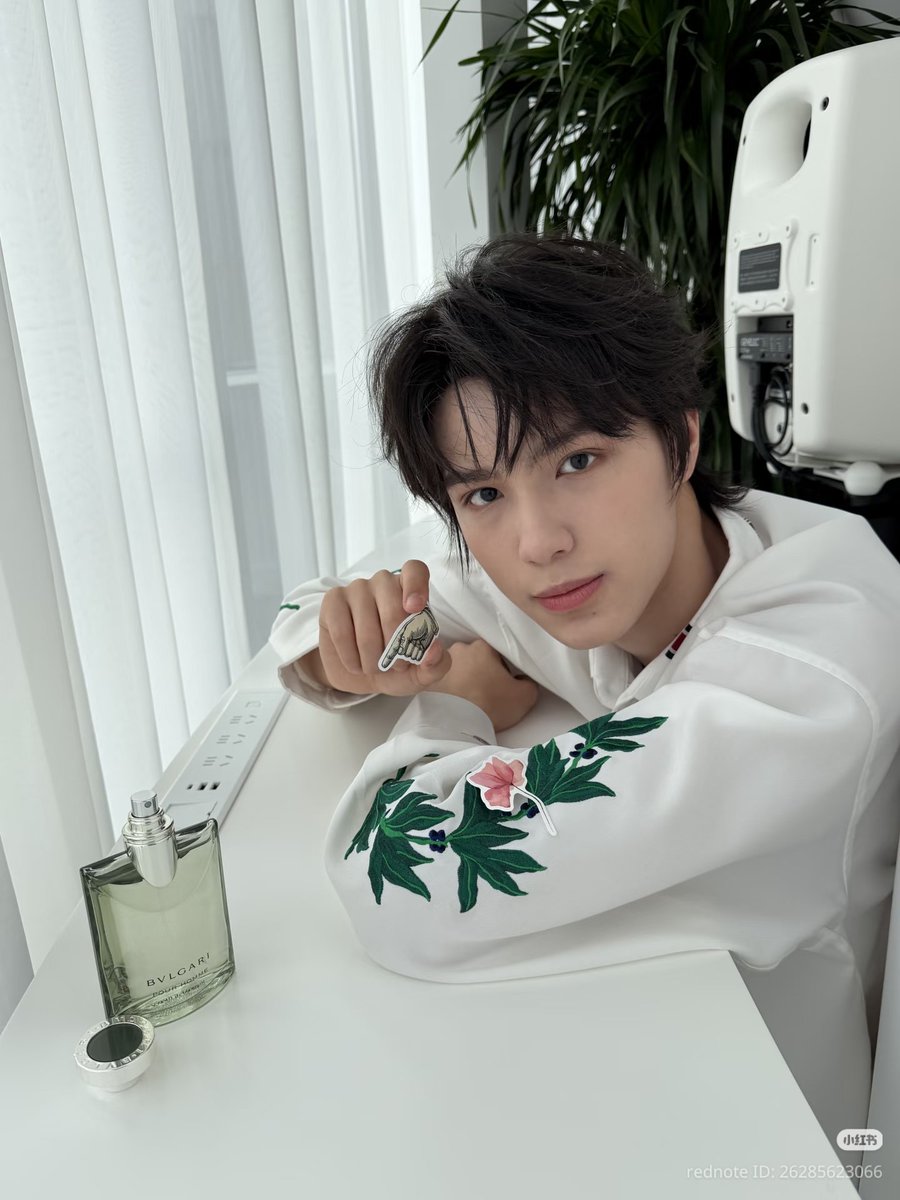 [ XHS ] 📃🦖🐶🏀20260130 #OmarUpdate !

 " น้ำหอมที่เหมือนเสื้อผ้าของผม "

❤️ &amp; comment &amp; share
🖇️ xhslink.com/o/21iKDwZ5KOn 
 
#tOmar #唐奥玛 #OmarTang #NexT1DE #NexT1DE_OMAR