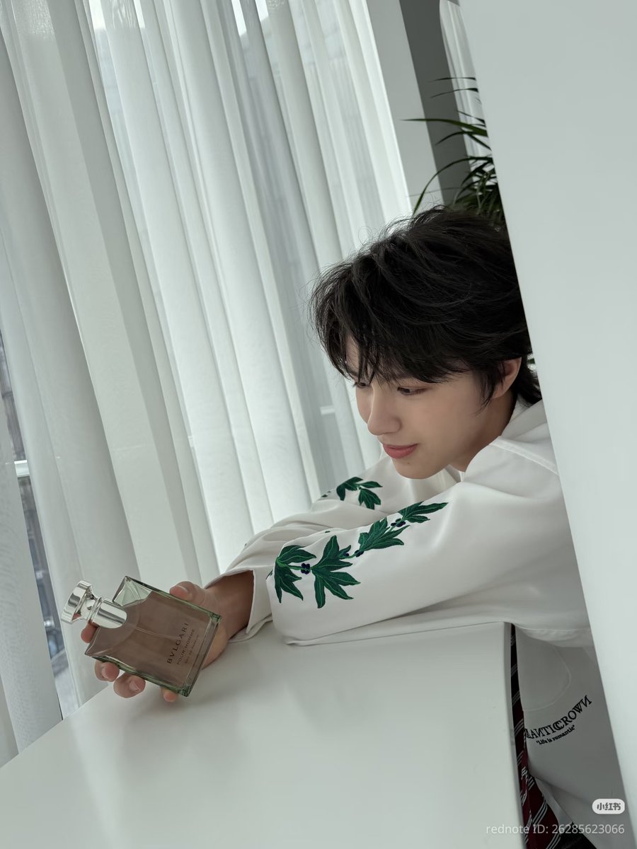 [ XHS ] 📃🦖🐶🏀20260130 #OmarUpdate !

 " น้ำหอมที่เหมือนเสื้อผ้าของผม "

❤️ &amp; comment &amp; share
🖇️ xhslink.com/o/21iKDwZ5KOn 
 
#tOmar #唐奥玛 #OmarTang #NexT1DE #NexT1DE_OMAR