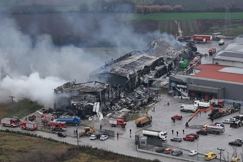 Η Νέα Αριστερά ζητάει άμεσα απαντήσεις από την κυβέρνηση χωρίς υπεκφυγές.
Οι πέντε γυναίκες που χάθηκαν στη «ΒΙΟΛΑΝΤΑ» δεν ήταν αριθμοί. Ήταν εργαζόμενες που πήγαν στη βάρδιά τους και δεν γύρισαν ποτέ. Και αυτό δεν θα ξεχαστεί.
facebook.com/neaaristeragly…