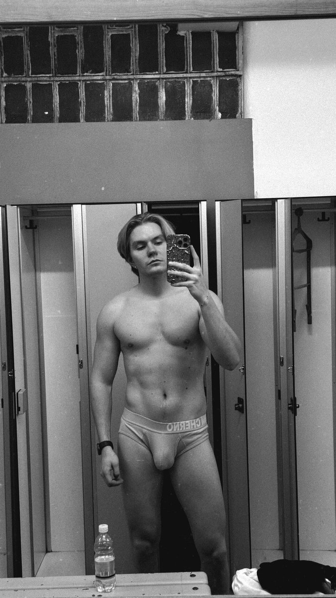 purelostboyx tweet media