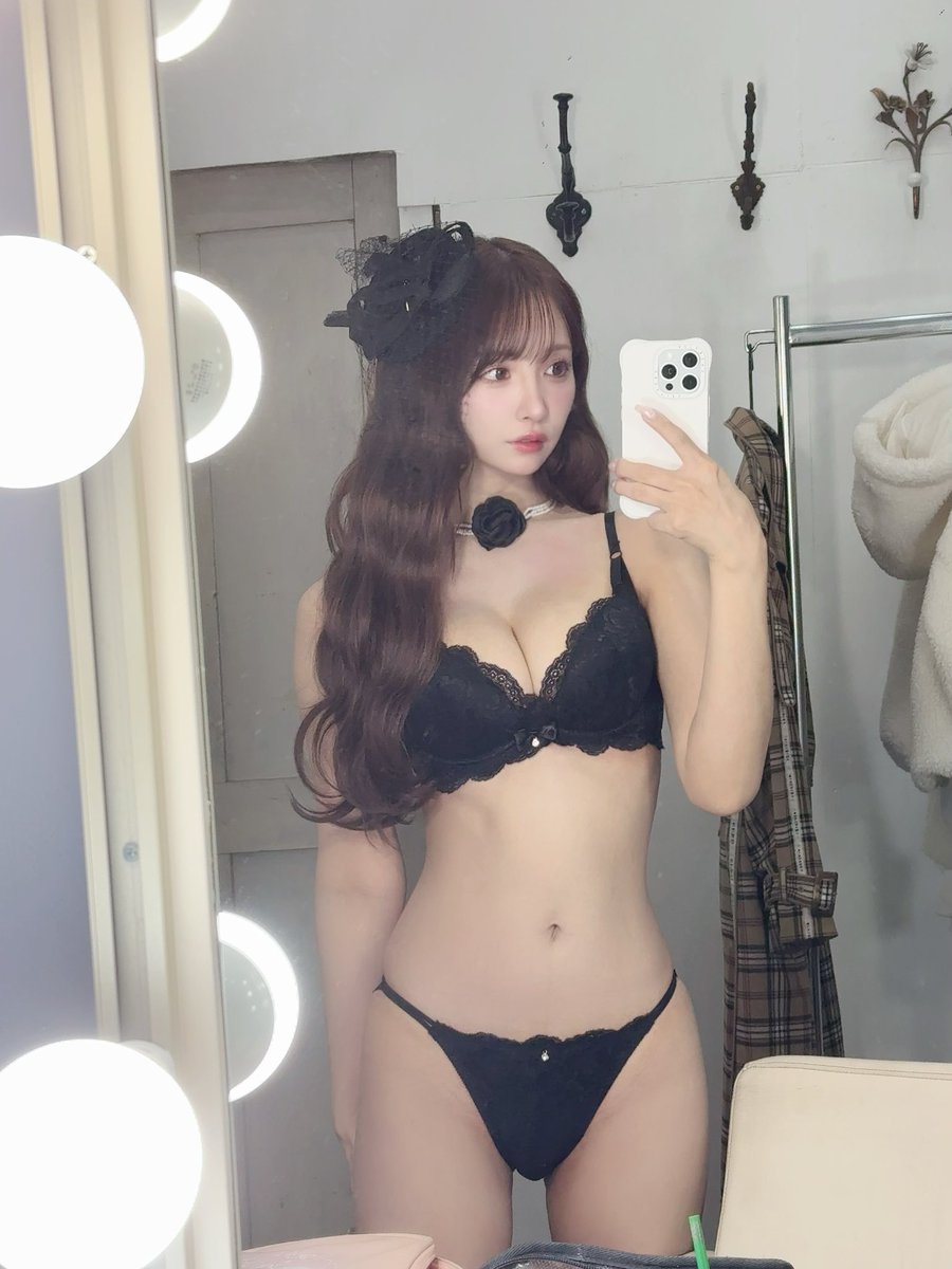 yua_mikami's tweet photo. 🐈🖤 https://t.co/3979c1GMmx