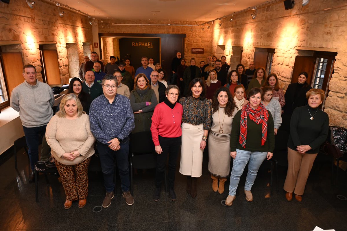 ⚪️ ASOCIACIONES
Bienestar Social trabaja con las asociaciones socio-sanitarias "para construir una ciudad más justa, inclusiva y solidaria".

🔹 La concejala Mamen Muñoz preside una reunión con entidades sobre el convenio regulador de subvenciones.

+INFO:
ciudaddelinares.es/noticias/el-ar…