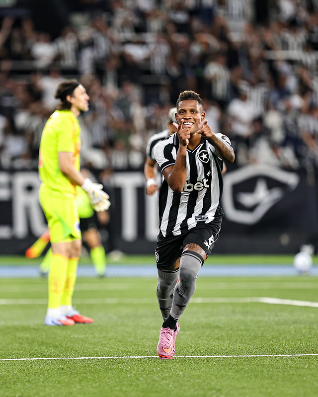 futtmais's tweet photo. A negociação de Danilo com o Nottingham Forest pegou parte do estafe do jogador de surpresa, que soube da possibilidade pela mídia. Outra parte da equipe, assim que tomou conhecimento da transferência, se mobilizou para “travar” o acordo.

O volante não tinha interesse em retornar ao clube inglês e deseja permanecer no Botafogo.

🗞️ @ESPNBrasil | @felipee_sil | Bruno Andrade
📸 Arthur Barreto/Botafogo