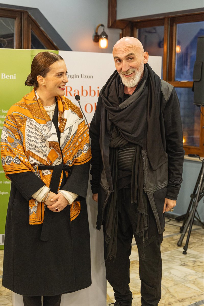 Kıymetli kardeşim Engin Uzun’un kaleme aldığı “Rabbim Ne Olur Toparla Beni” adlı kitabı vesilesiyle, sevenleriyle bir araya geldiği davete katıldık.

Aile sıcaklığıyla bizleri bir araya getiren kardeşim Engin Uzun’a gönülden teşekkür ediyorum.

Bu vesileyle; mücadele ettiği