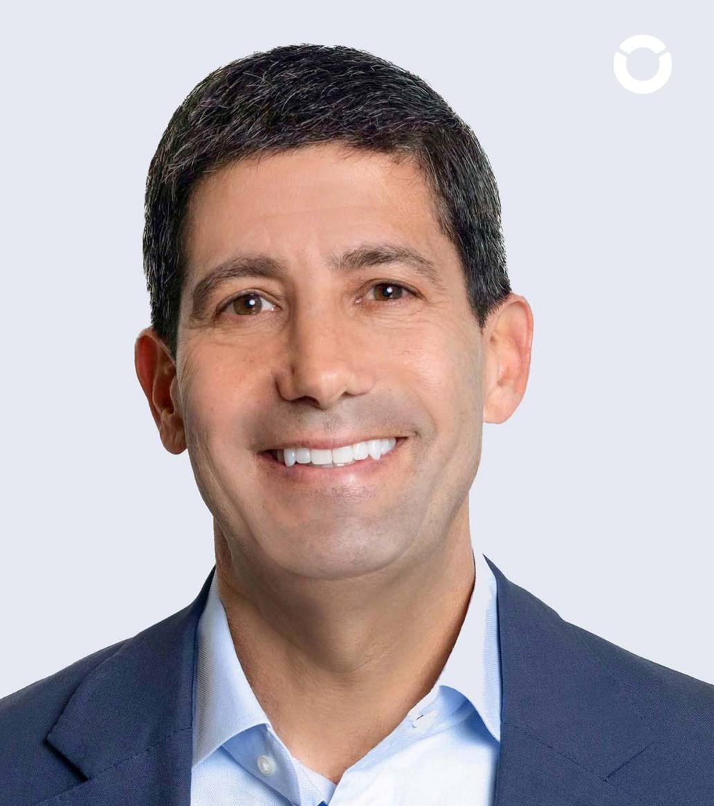 JUST IN 🚨
🇺🇸 Donald Trump officially selects Kevin Warsh as the new Federal Reserve Chair.

Warsh is known for:
• Hawkish &amp; disciplined stance
• Anti–excessive money printing
• Strong dollar + inflation control

Something big is loading 😮